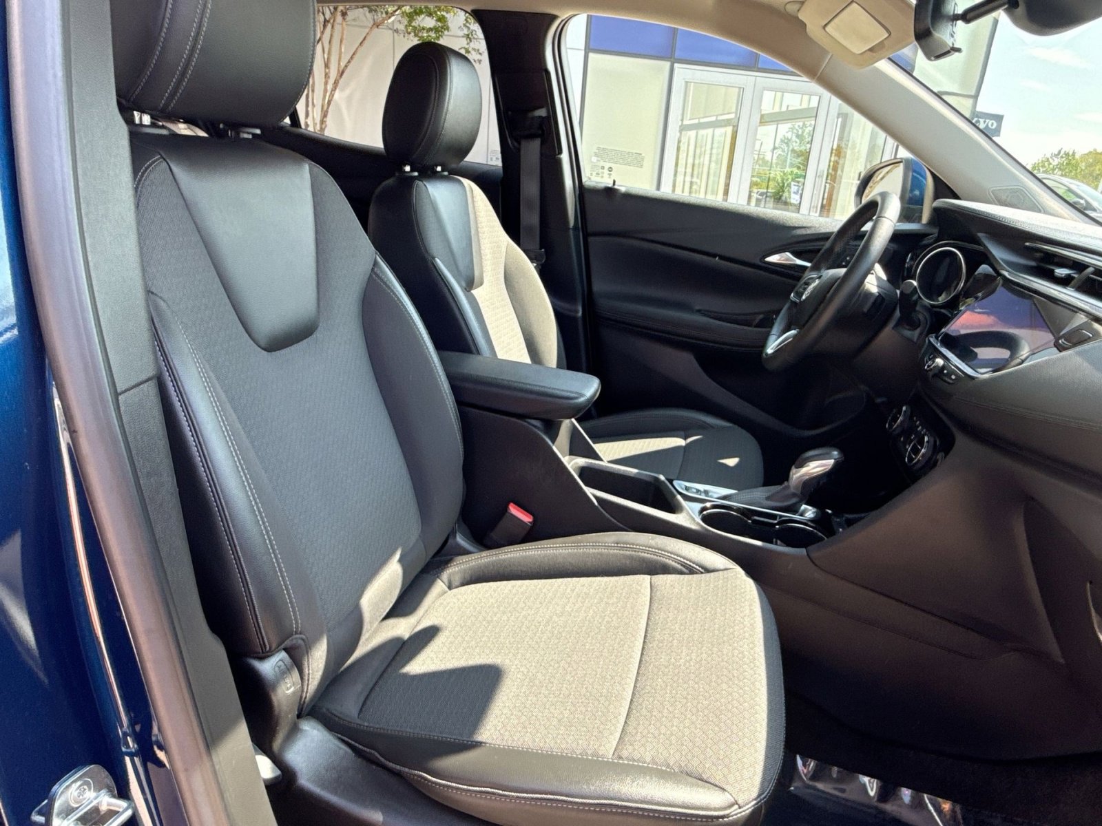 Used 2023 Buick Encore GX Select w/ Safety Package II FWD image 25