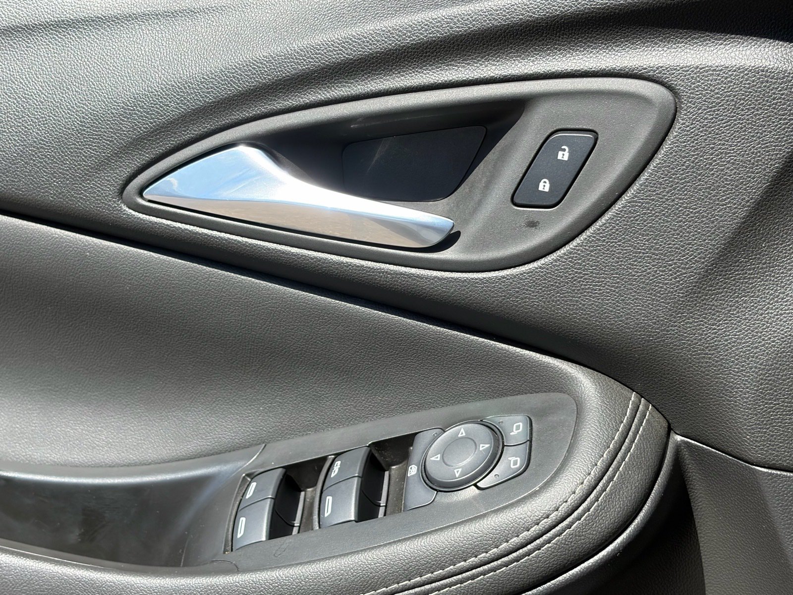 Used 2024 Buick Encore GX Preferred w/ Comfort Package FWD image 26