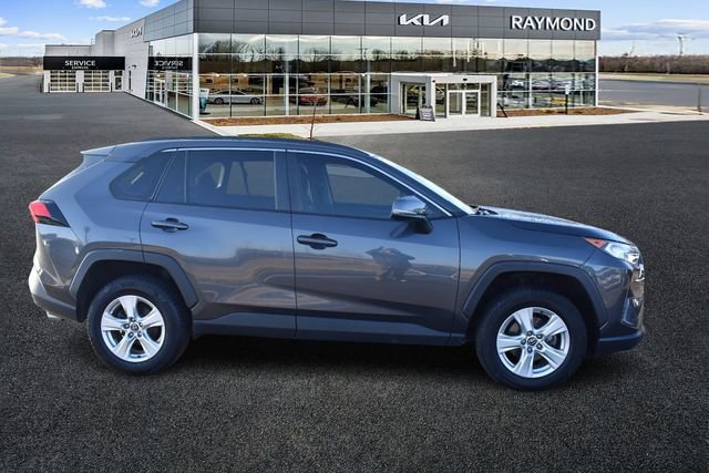 Used 2020 Toyota RAV4 XLE w/ XLE Grade Weather Package image 2