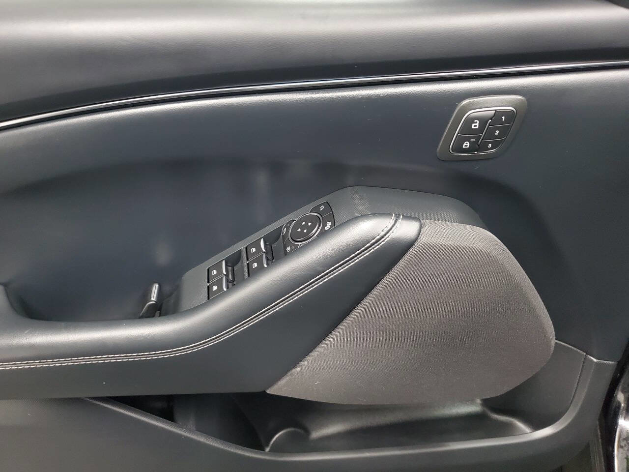 Used 2021 Ford Mustang Mach-E Select w/ Comfort/Appearance Package image 10