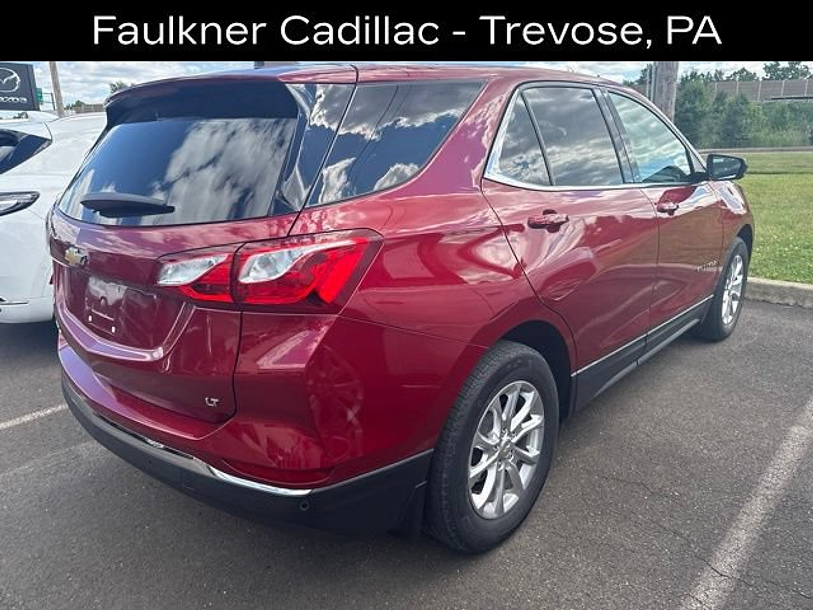 Used 2020 Chevrolet Equinox LT FWD image 2