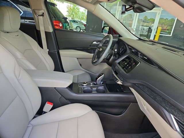 Used 2021 Cadillac XT4 Premium Luxury w/ Driver Awareness Package image 29