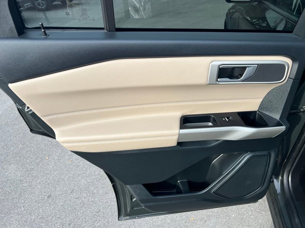 Used 2023 Ford Explorer XLT w/ Equipment Group 202A image 19