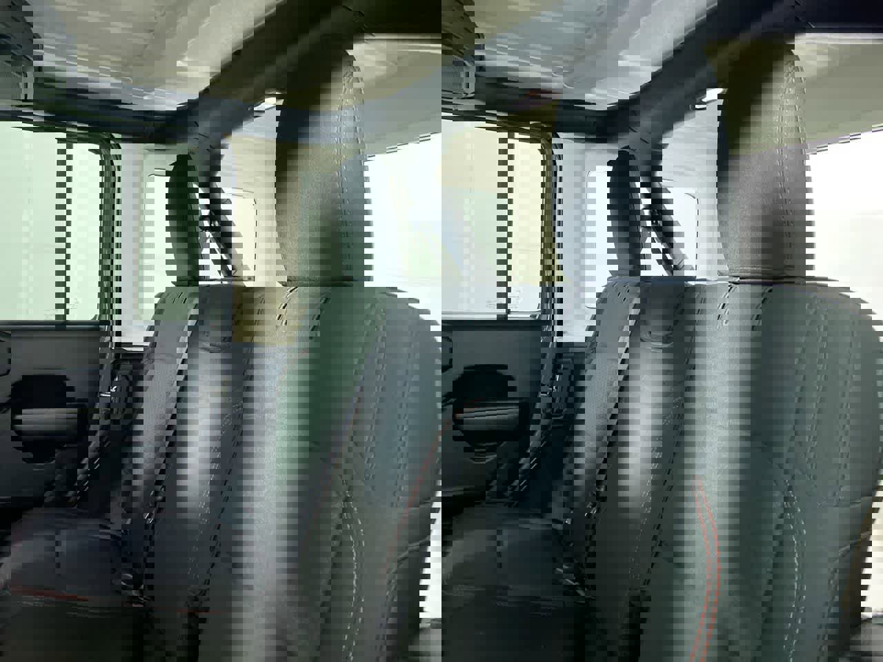 Used 2023 Jeep Wrangler Unlimited Rubicon image 33