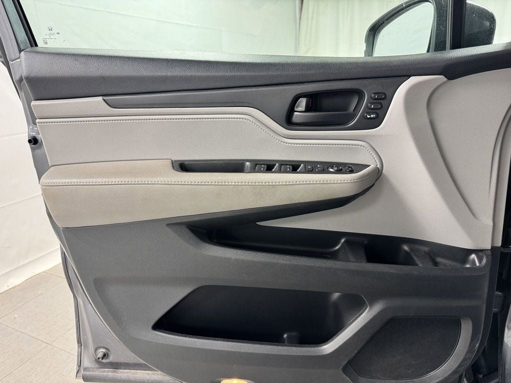 Used 2018 Honda Odyssey EX-L image 14