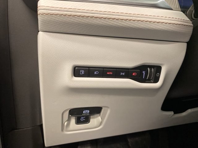 Used 2026 Jeep Cherokee Limited AWD/4WD image 18