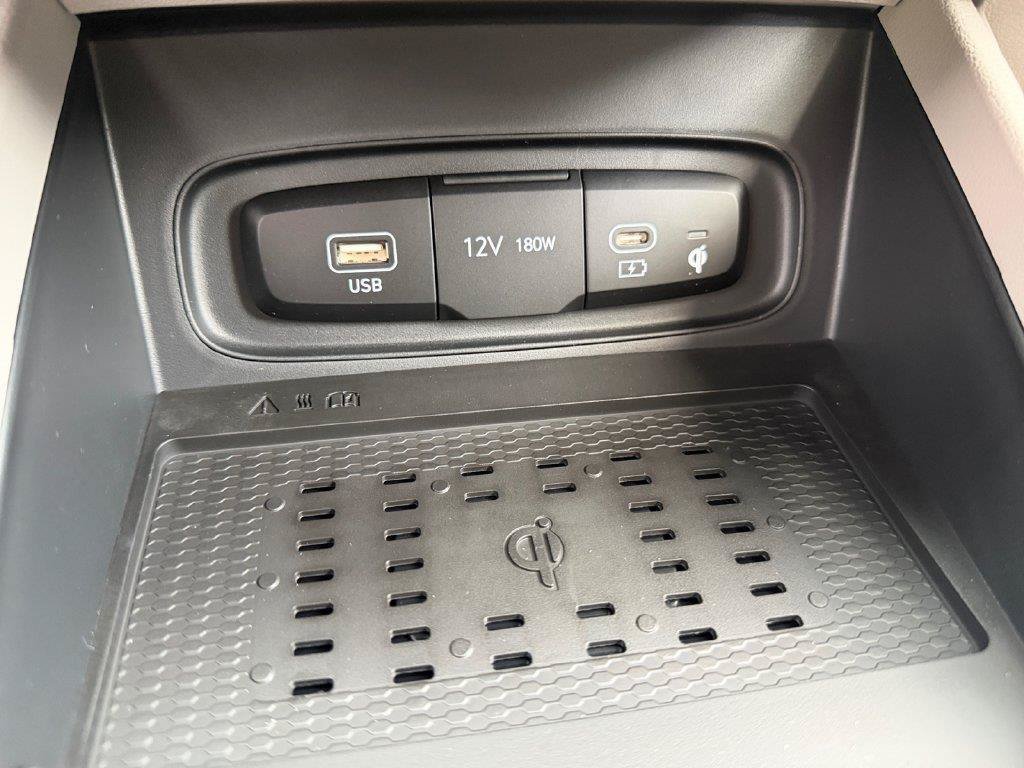 New 2026 Hyundai Venue SEL FWD image 19