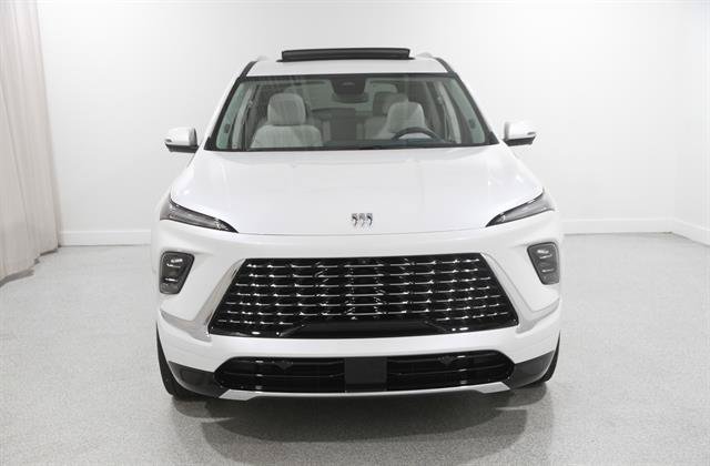 Used 2025 Buick Enclave Avenir w/ LPO, Floor Liner Package AWD/4WD image 2