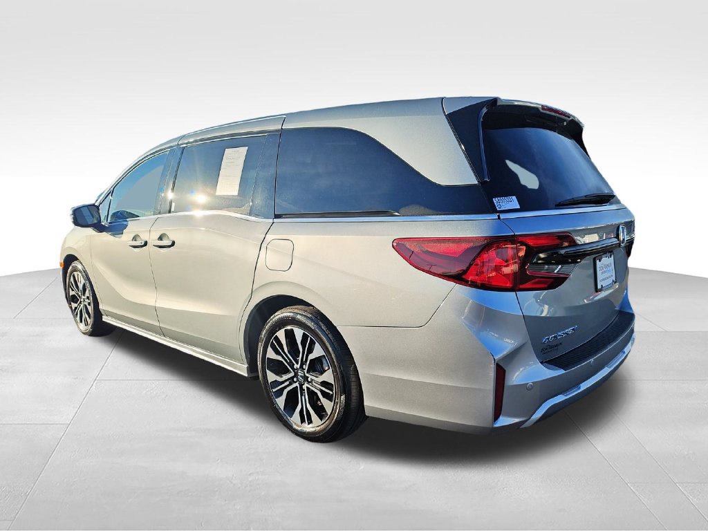 Used 2025 Honda Odyssey Elite image 3
