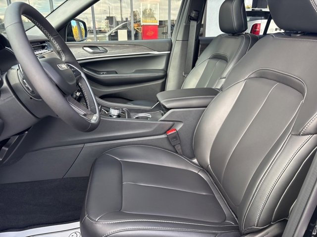 New 2025 Jeep Grand Cherokee Limited w/ Trailer Tow Package image 4