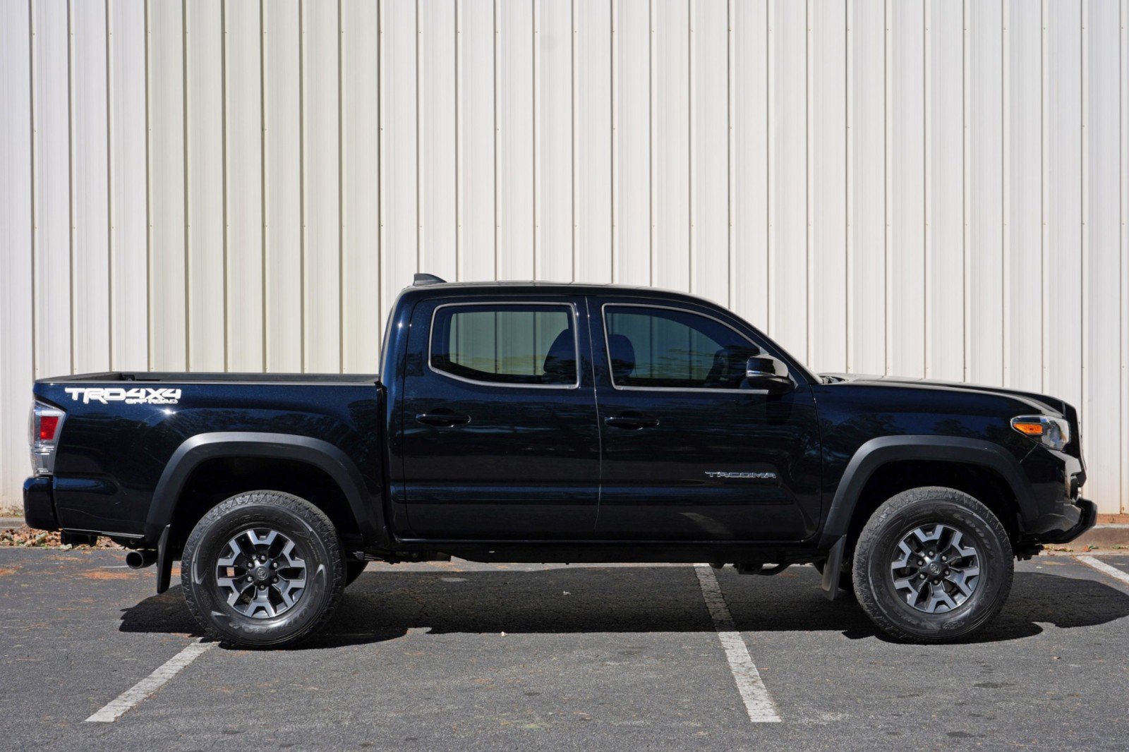 Used 2021 Toyota Tacoma TRD Off-Road w/ Technology Package AWD/4WD image 42