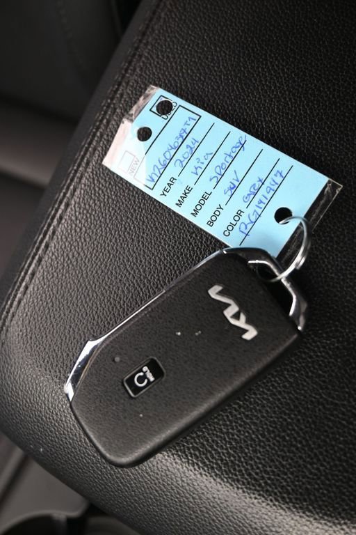 Used 2024 Kia Sportage EX image 32