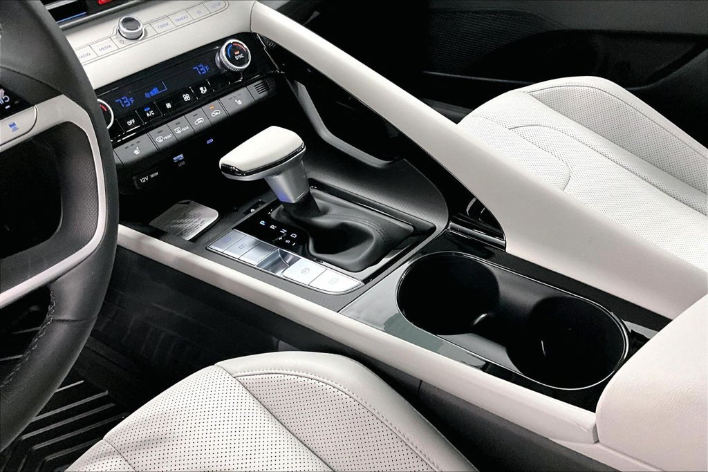 New 2026 Hyundai Elantra Limited FWD image 21