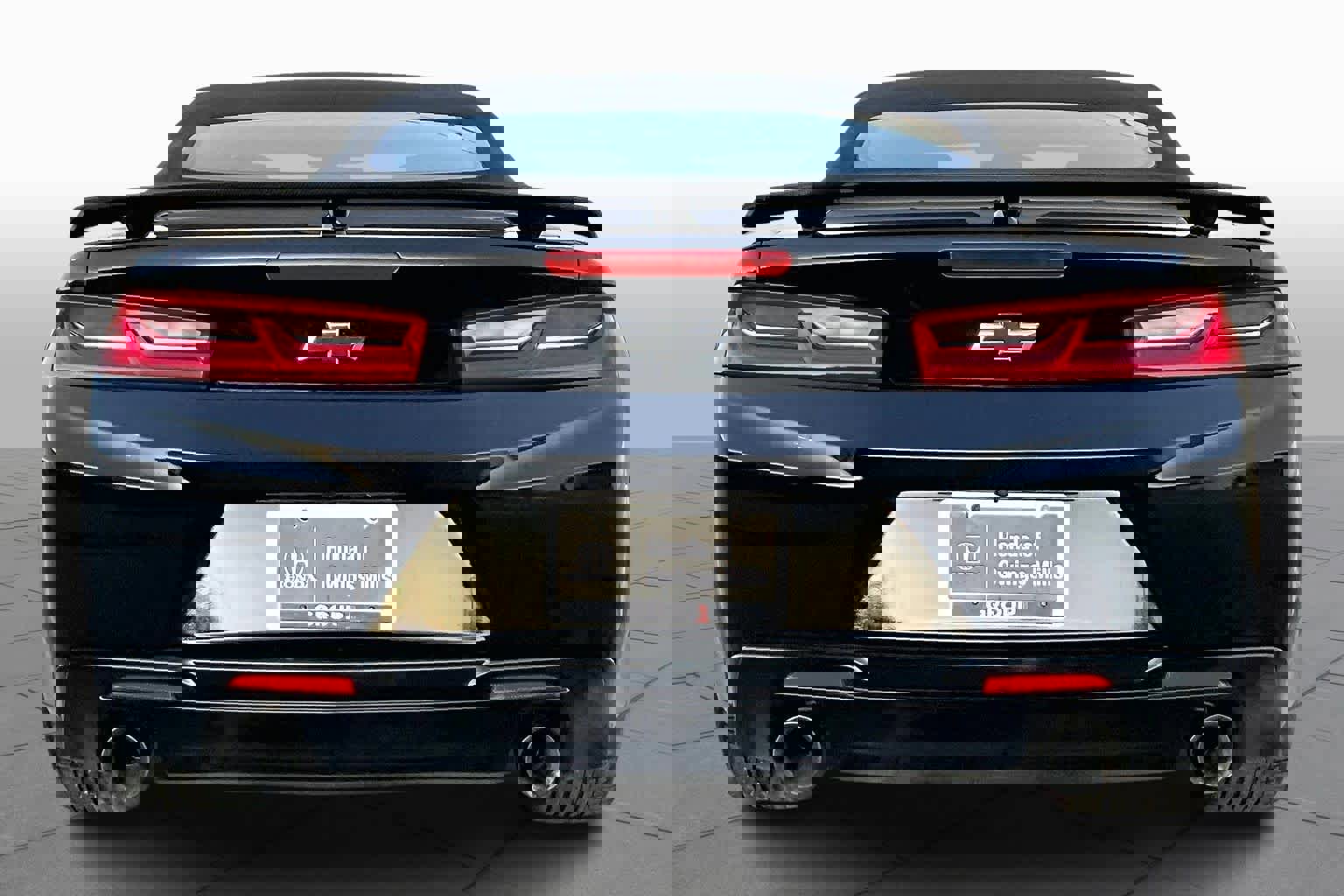 Used 2018 Chevrolet Camaro SS image 4