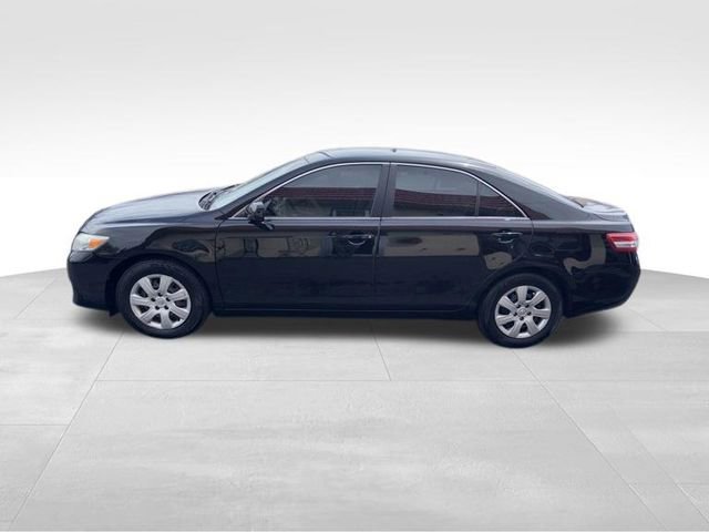 Used 2010 Toyota Camry LE FWD image 3