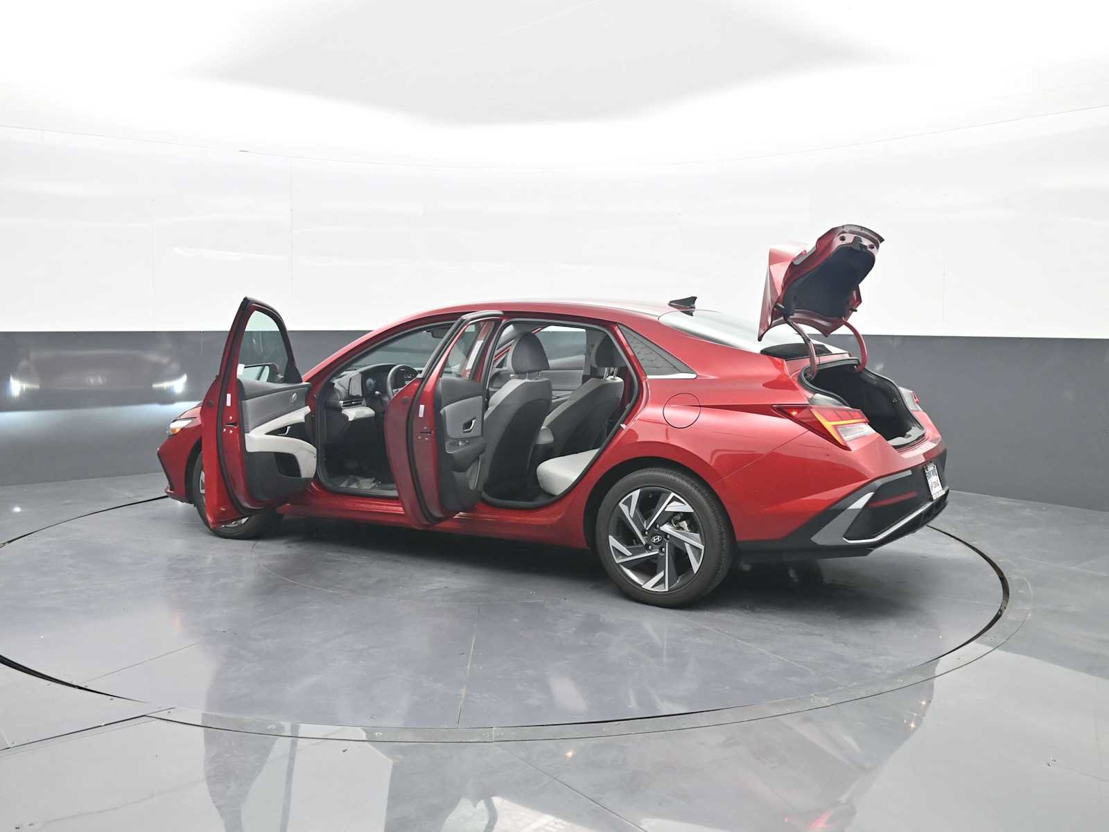 Used 2025 Hyundai Elantra Limited FWD image 53
