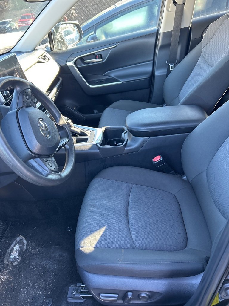 Used 2024 Toyota RAV4 XLE image 9