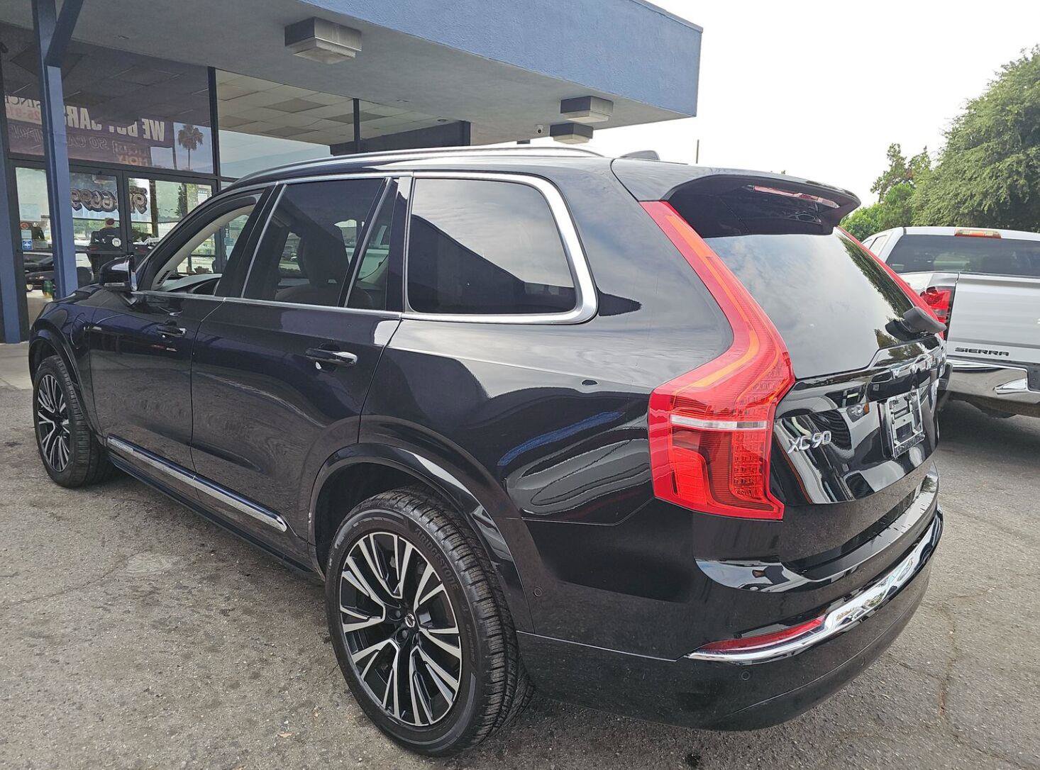 Used 2024 Volvo XC90 T8 Plus AWD/4WD image 9