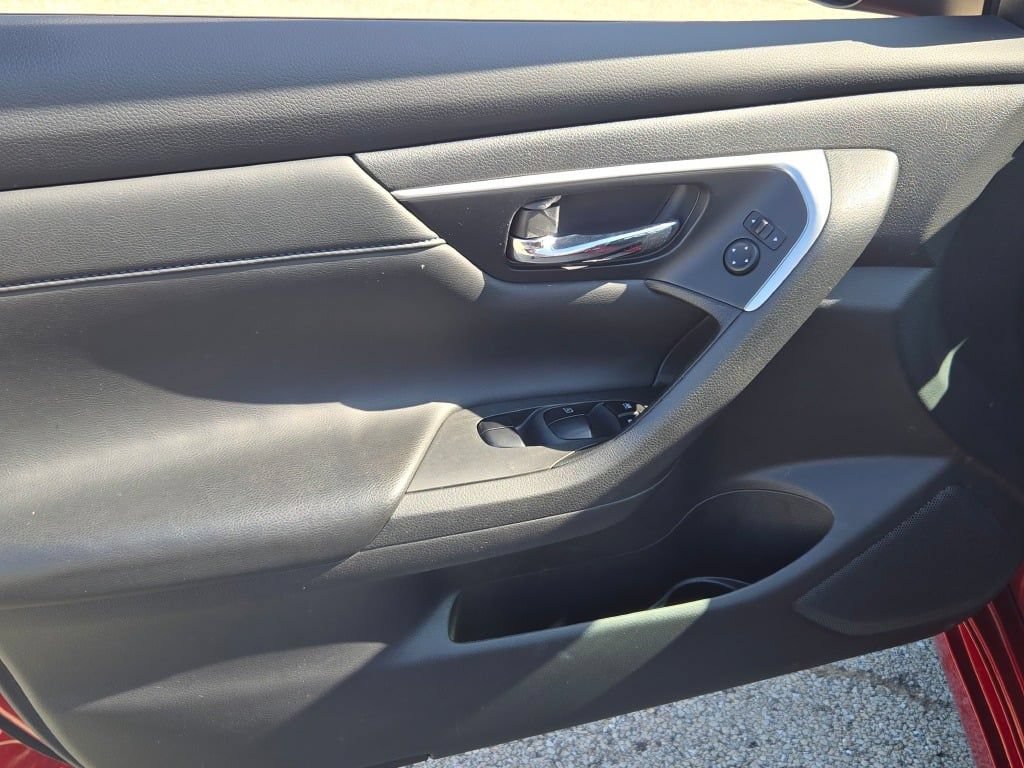 Used 2018 Nissan Altima 2.5 SR FWD image 24