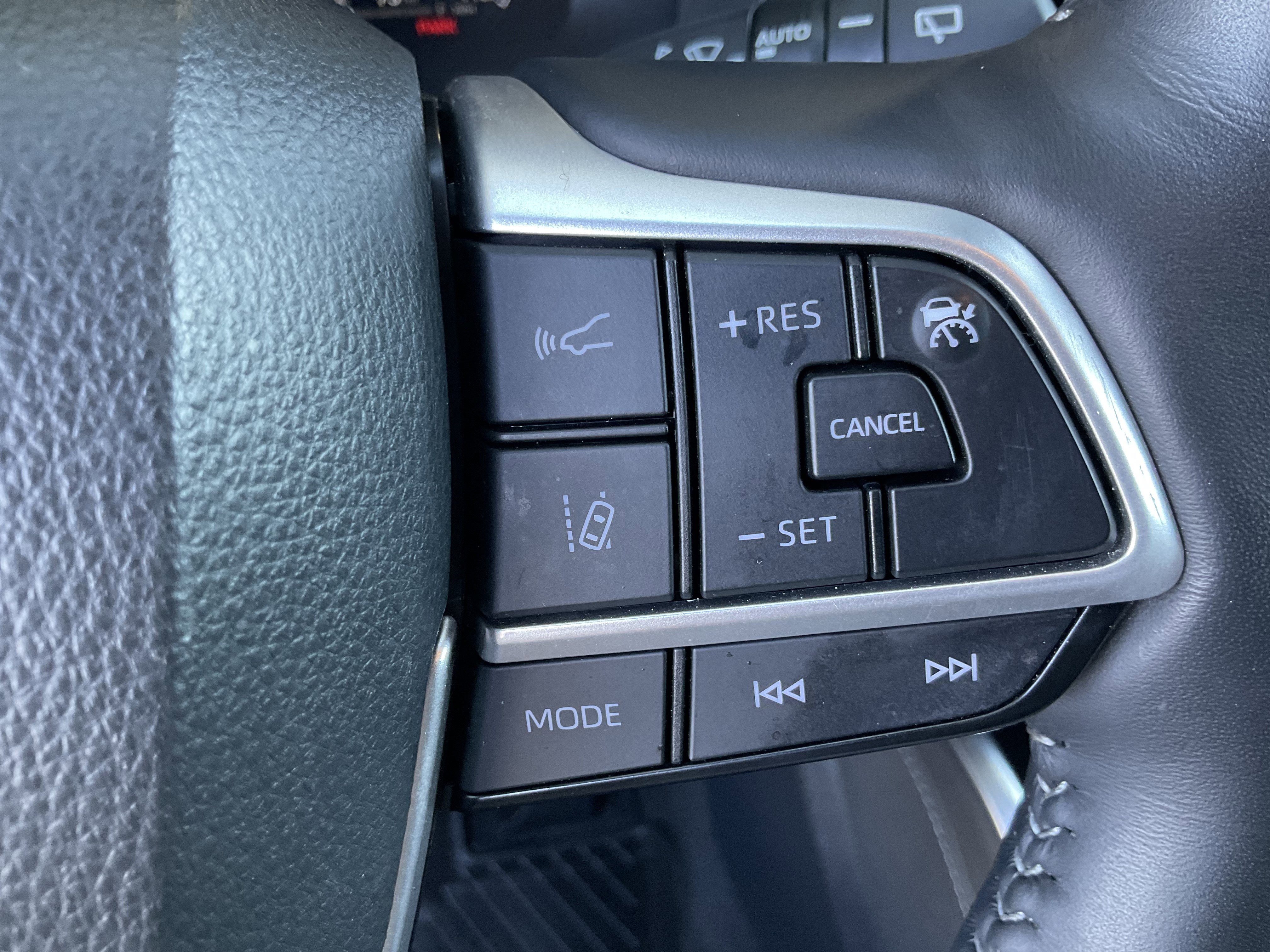 Used 2024 Toyota Highlander Platinum image 36