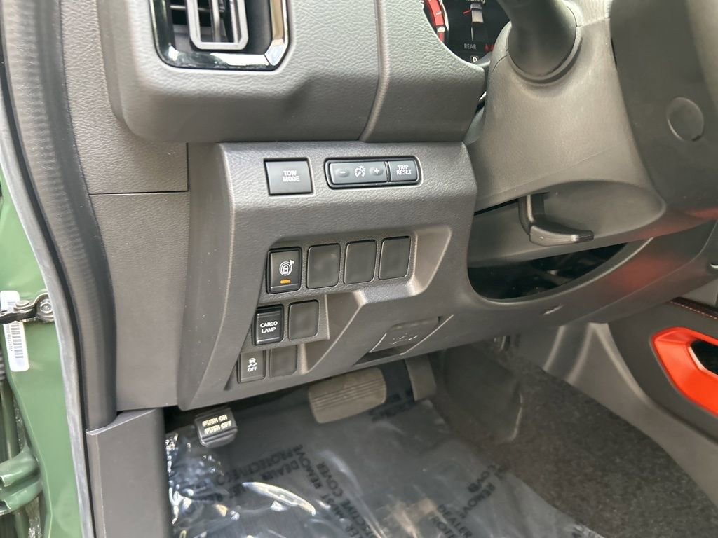 Used 2025 Nissan Frontier Pro-X RWD image 39