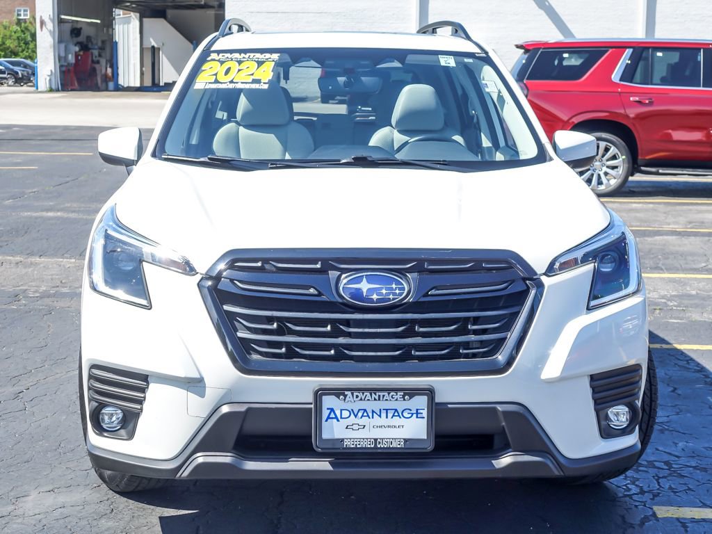 Used 2024 Subaru Forester Premium AWD/4WD image 5