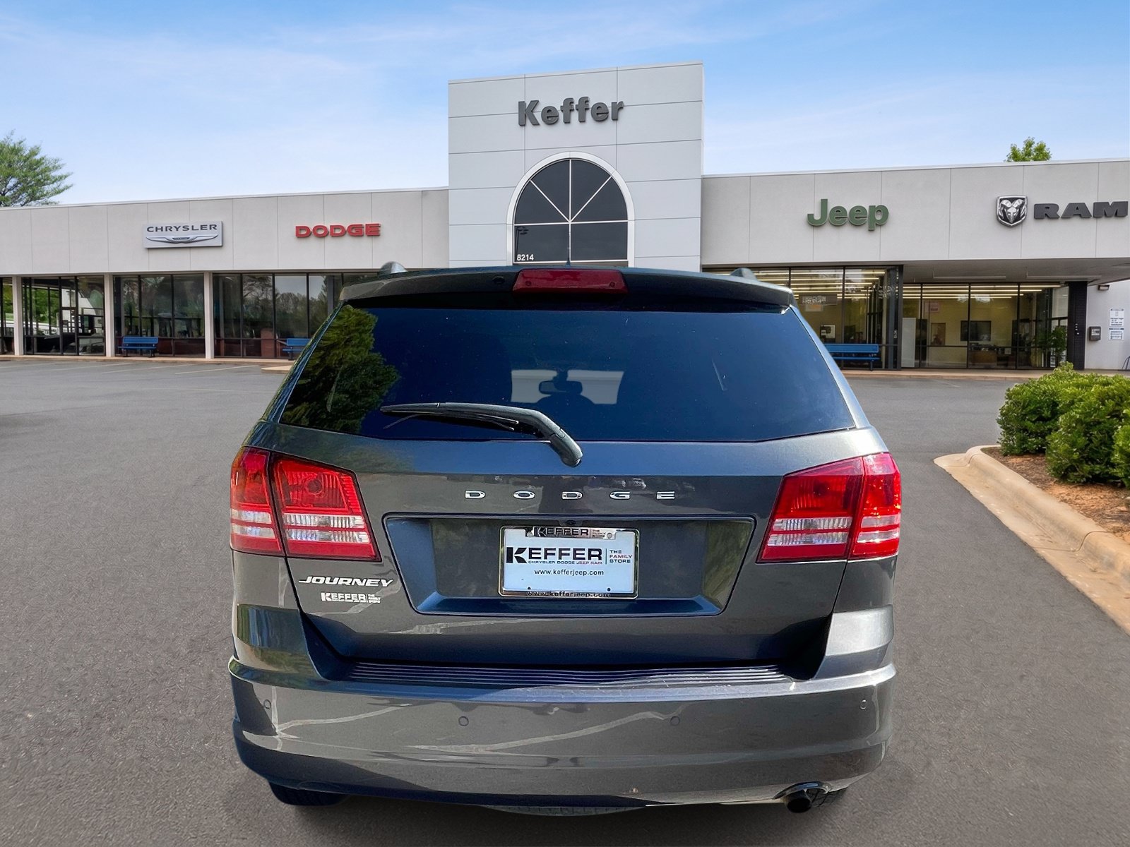 Used 2020 Dodge Journey SE w/ Blacktop Package FWD image 5