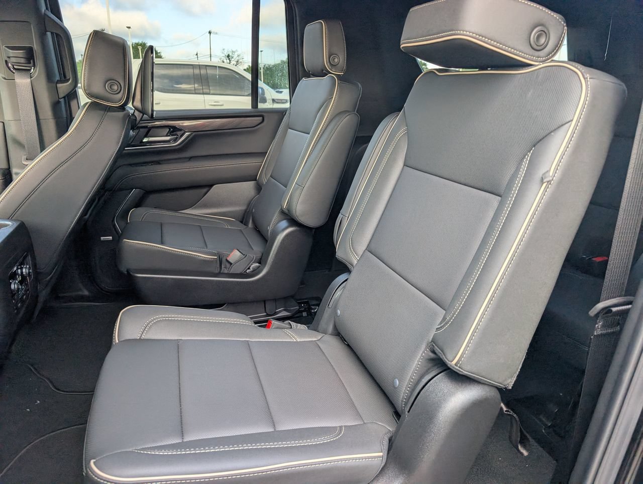 New 2026 GMC Yukon XL Elevation w/ Elevation Premium Package RWD image 20