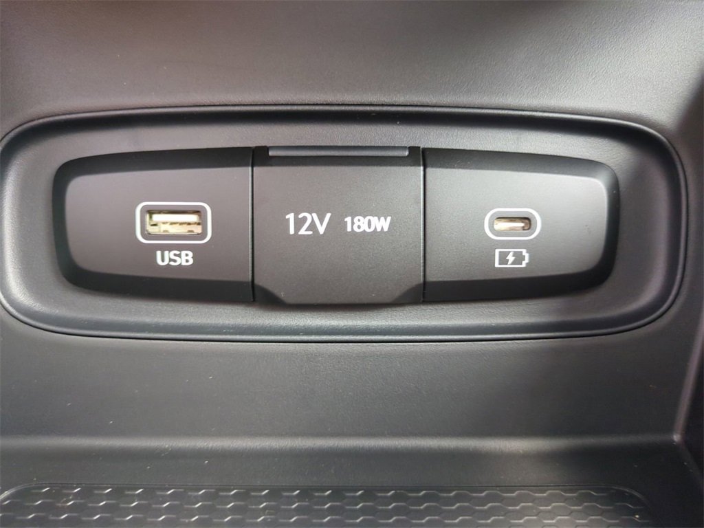 New 2025 Hyundai Venue SEL image 25