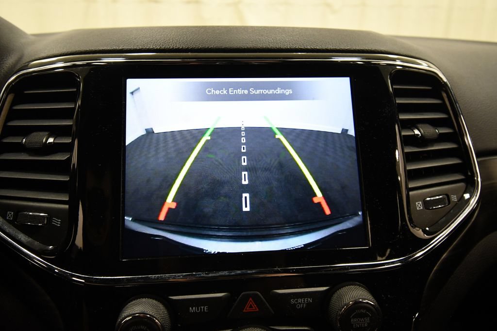 Used 2021 Jeep Grand Cherokee Altitude AWD/4WD image 25