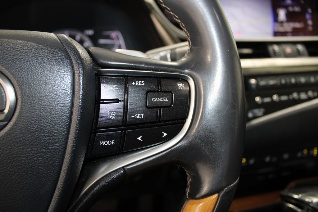 Used 2020 Lexus ES 350 Luxury image 39