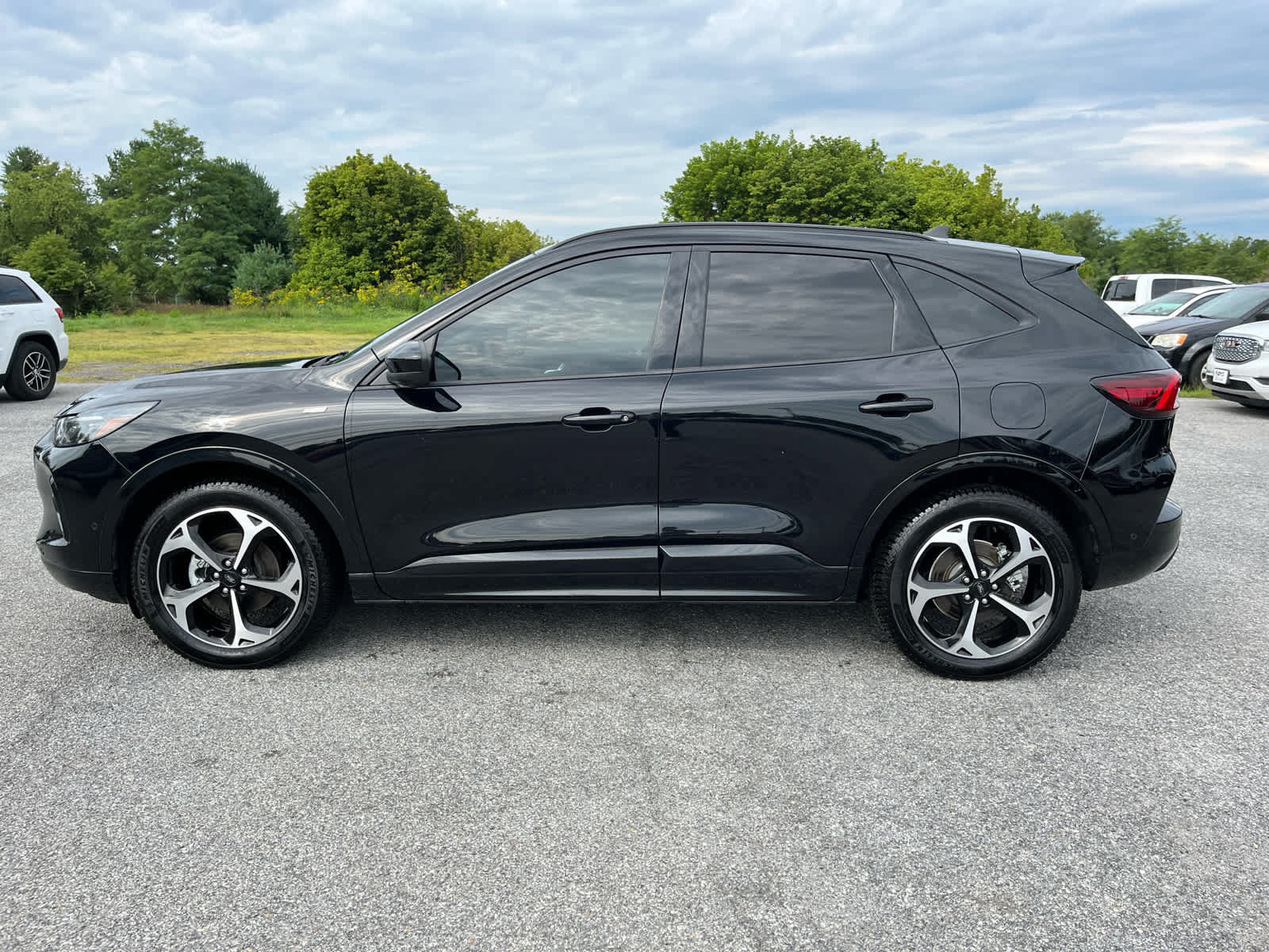 Used 2023 Ford Escape ST-Line Elite w/ Premium Technology Package AWD/4WD image 6