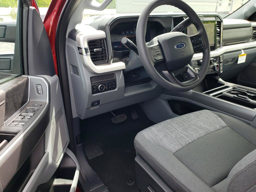 New 2026 Ford F250 XLT w/ XLT Premium Package AWD/4WD image 6