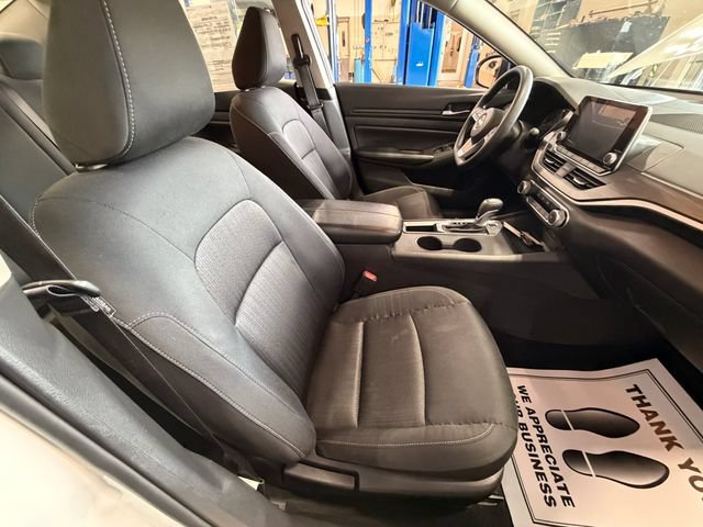 Used 2025 Nissan Altima 2.5 SV FWD image 23