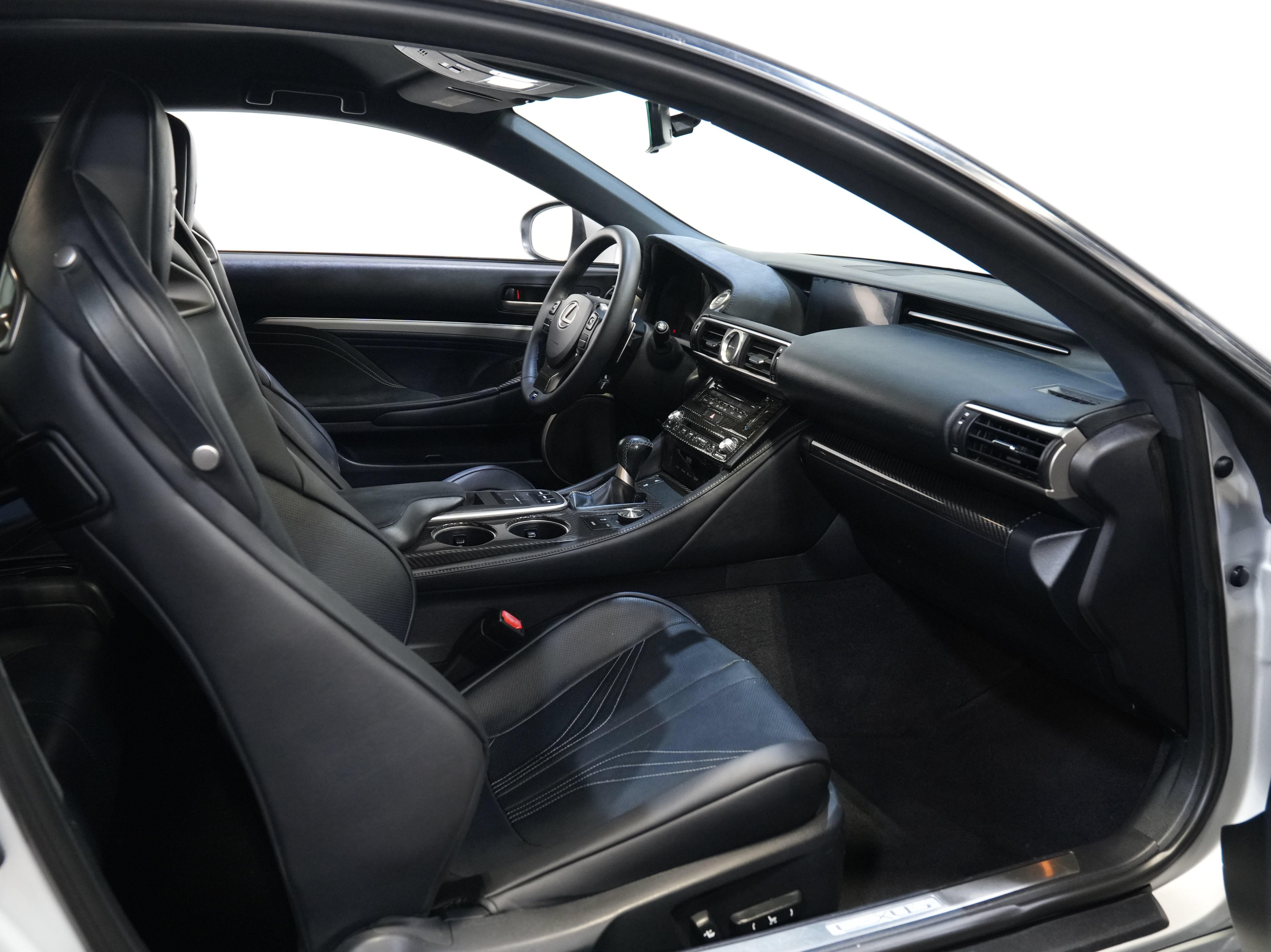 Used 2015 Lexus RC F w/ Performance Package RWD image 30
