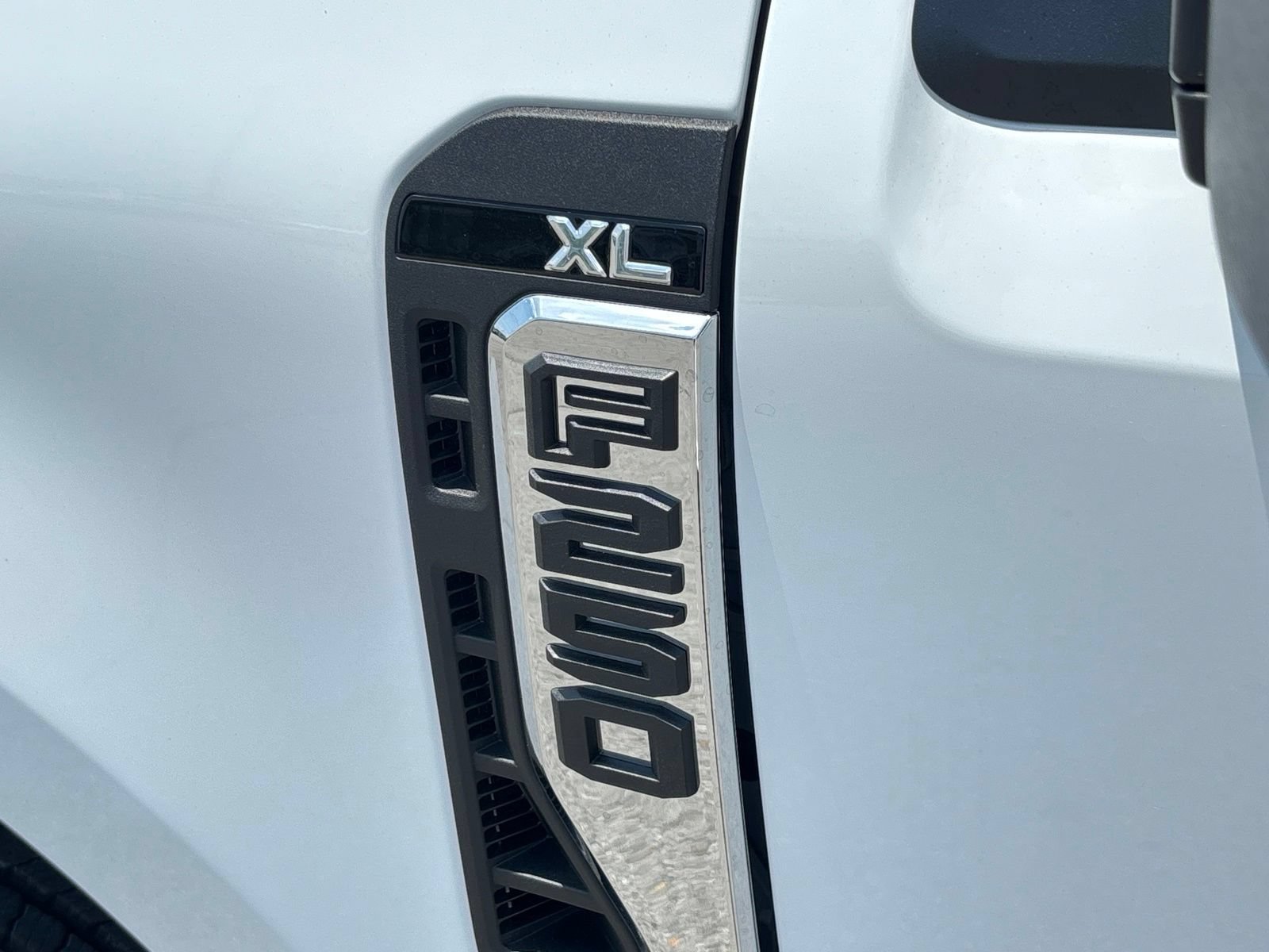 Used 2025 Ford F250 XL AWD/4WD image 12