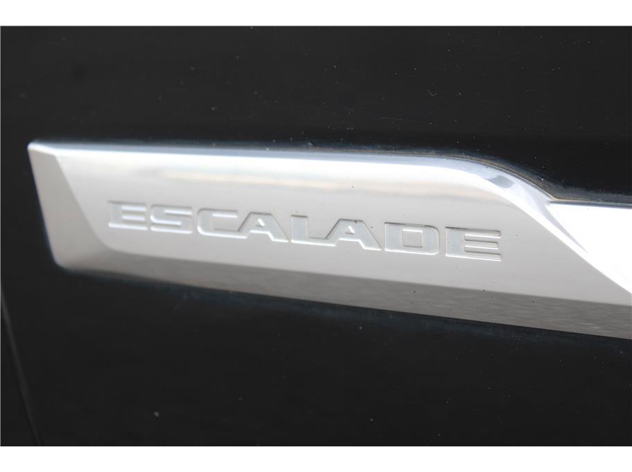 Used 2016 Cadillac Escalade ESV Luxury image 41