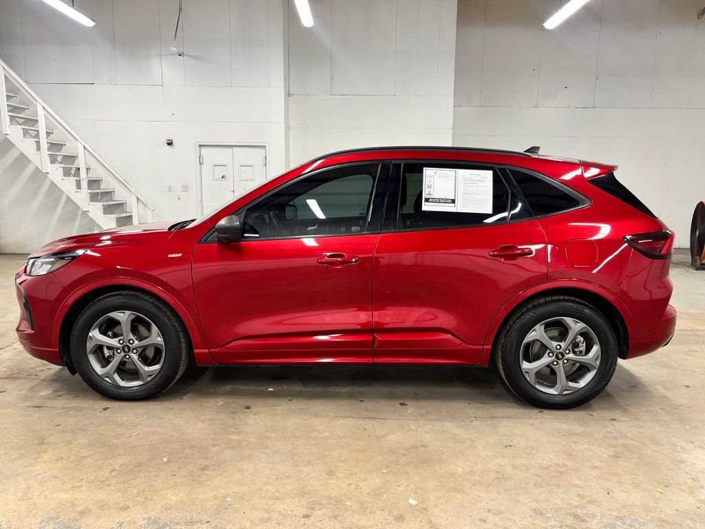 Used 2023 Ford Escape ST-Line w/ Tech Pack #1 FWD image 5