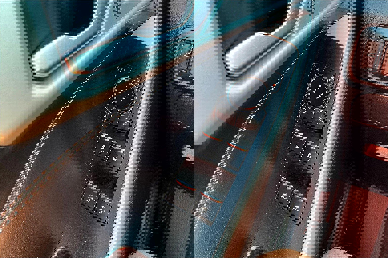 Used 2022 Ford Explorer Limited image 35