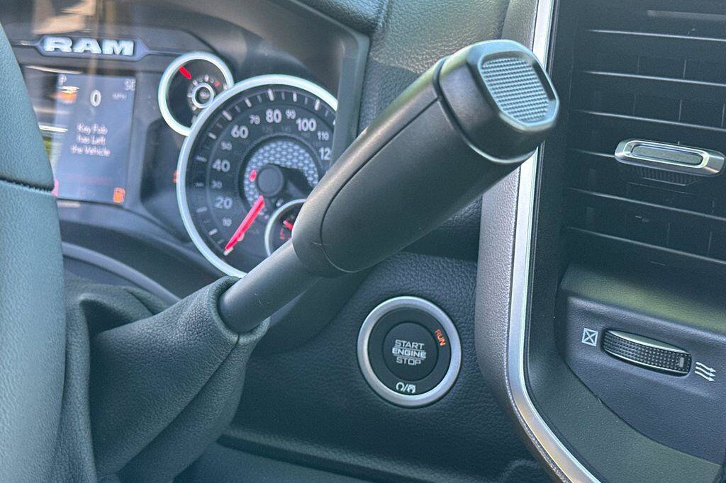 New 2026 RAM 2500 Big Horn AWD/4WD image 21