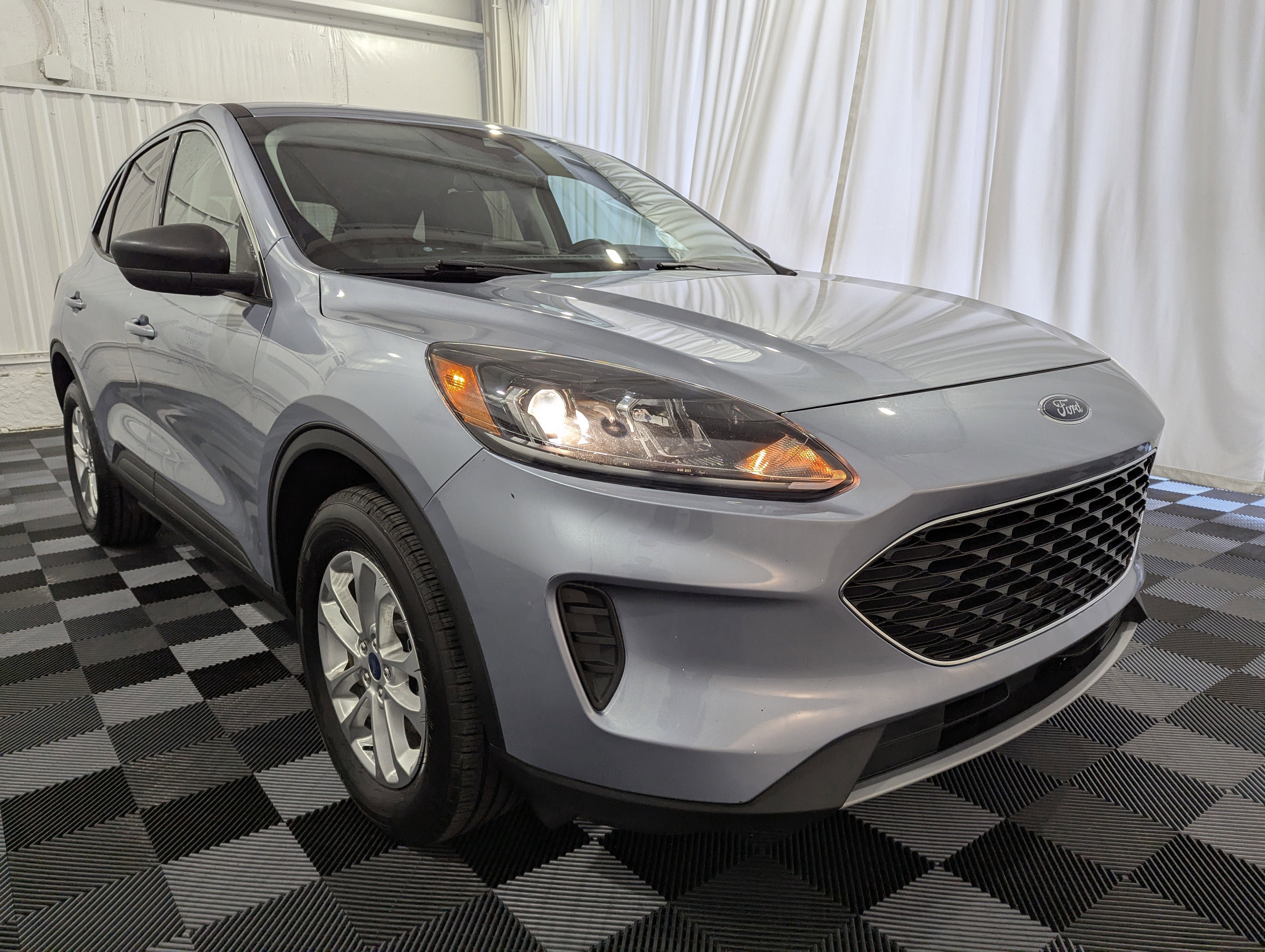 Used 2022 Ford Escape SE w/ Cold Weather Package AWD/4WD image 5