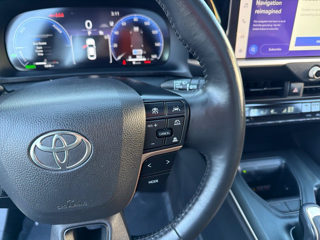 Used 2023 Toyota Crown AWD/4WD image 32