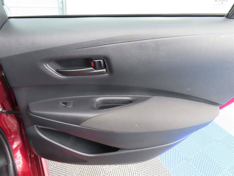 Used 2025 Toyota Corolla LE FWD image 31