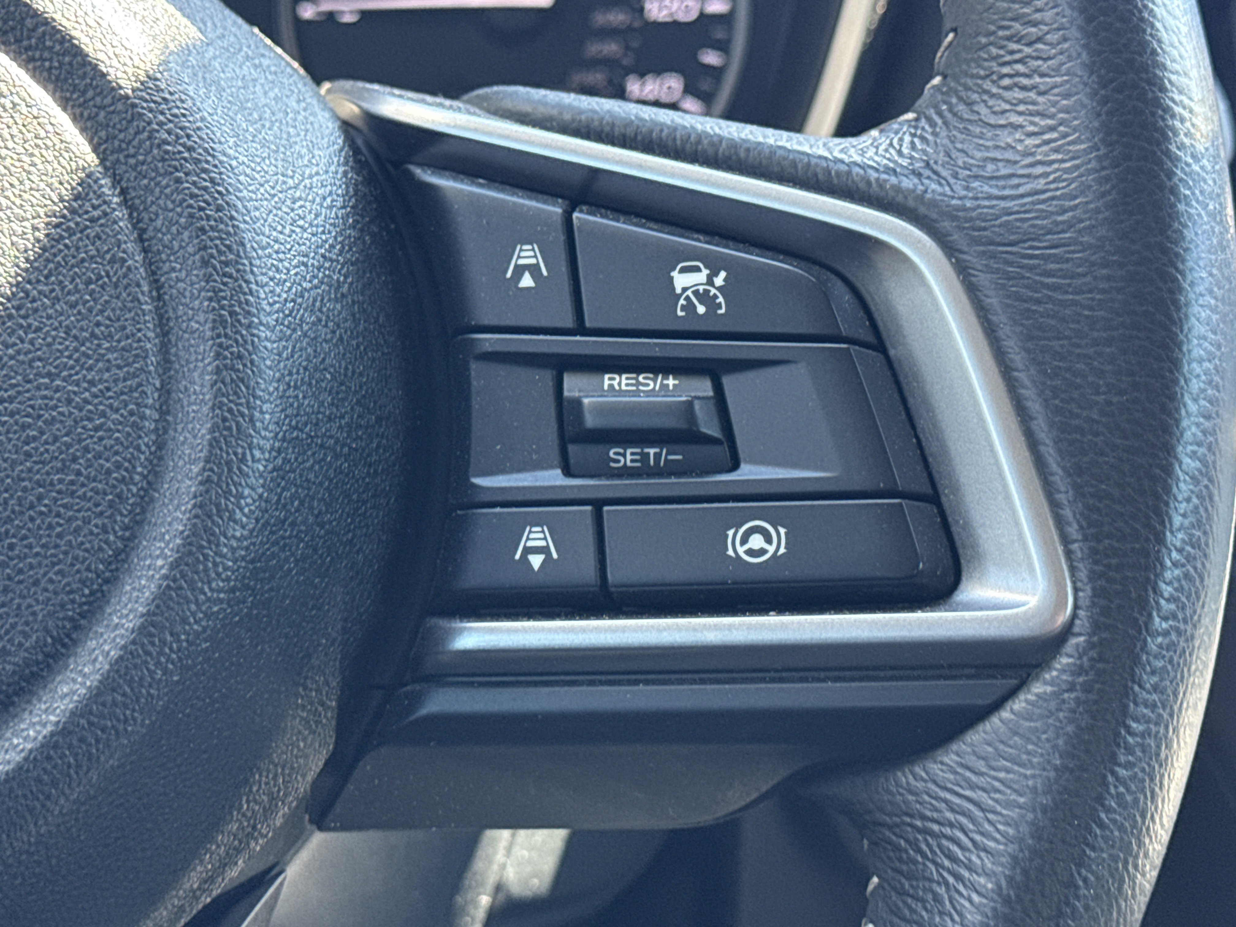 Used 2024 Subaru Ascent Premium w/ Convenience Package AWD/4WD image 5
