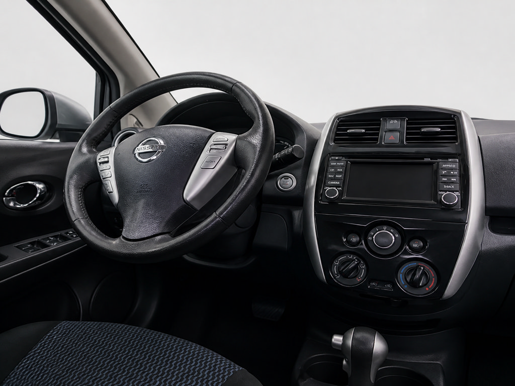 Used 2015 Nissan Versa Note w/ SL Tech Package FWD image 14