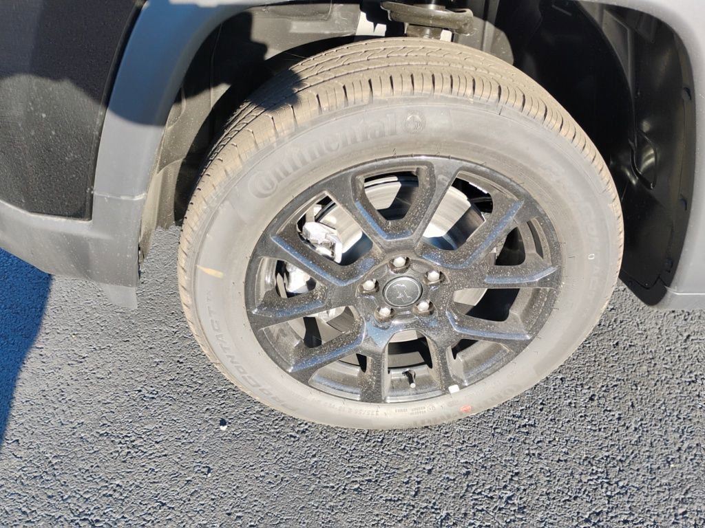 New 2026 Jeep Compass Latitude image 9