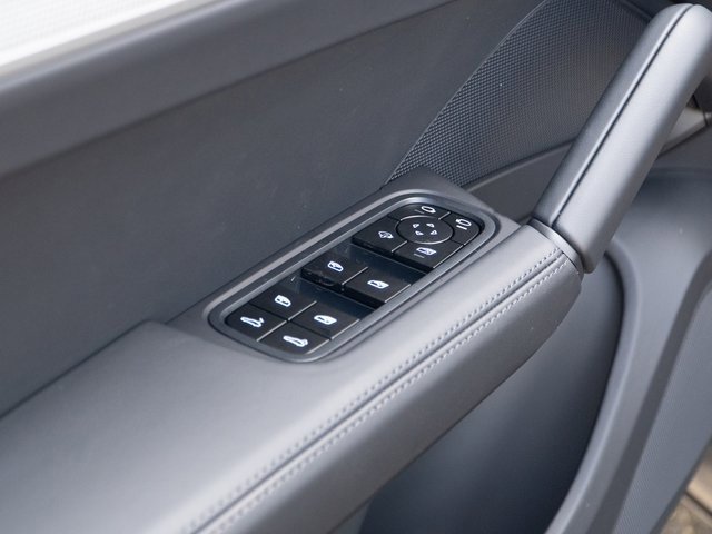 New 2026 Porsche Cayenne image 16