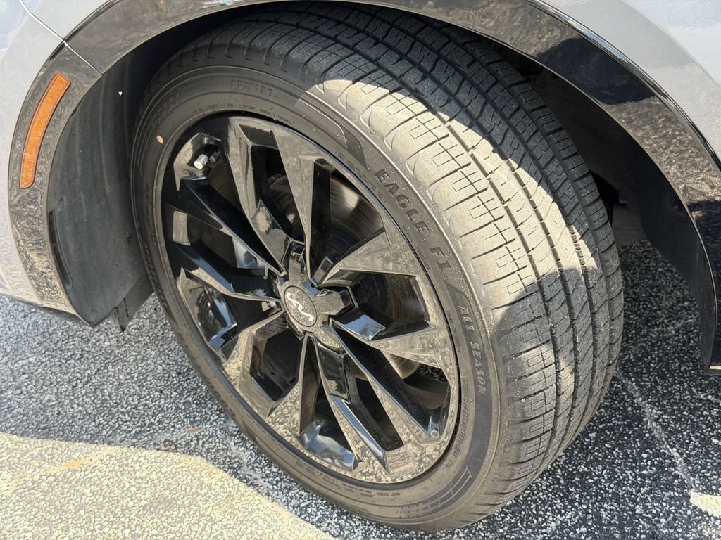 Certified 2023 Kia Sorento SX FWD image 40