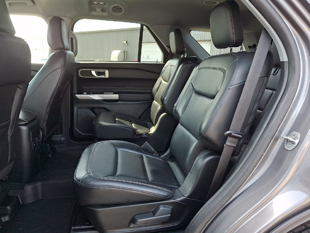Used 2023 Ford Explorer XLT w/ Equipment Group 202A AWD/4WD image 10