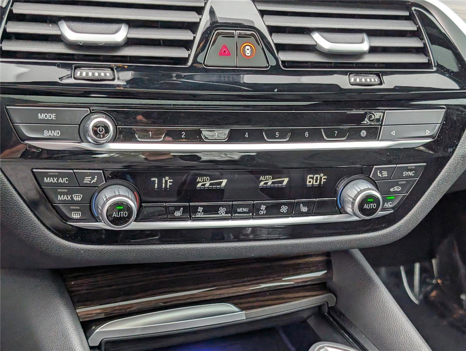 Used 2022 BMW 530i xDrive w/ Premium Package image 29